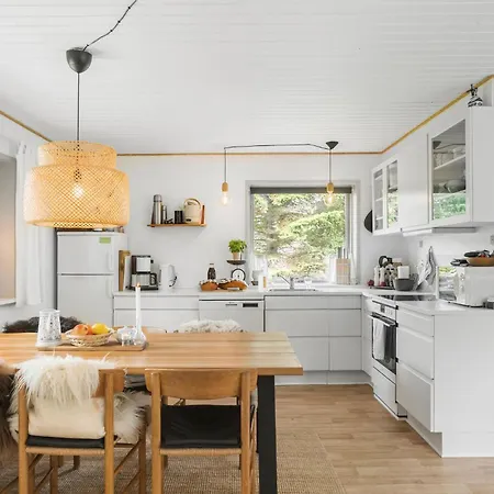2 Bedroom Stunning In Vaeggerlose * Bøtø By