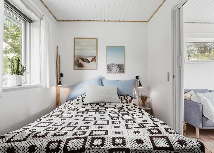 2 Bedroom Stunning In Vaeggerlose Hébergement de vacances